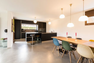 cuisine design avec sol gris
