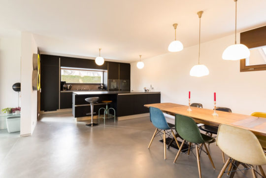 cuisine design avec sol gris