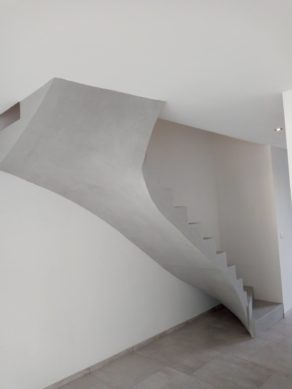 paillasse d'un escalier en béton ciré