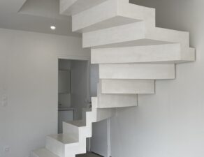 Escalier à crémaillère, réalisé en 3 jours pour un particulier, dans l'est du département de l'Hérault.